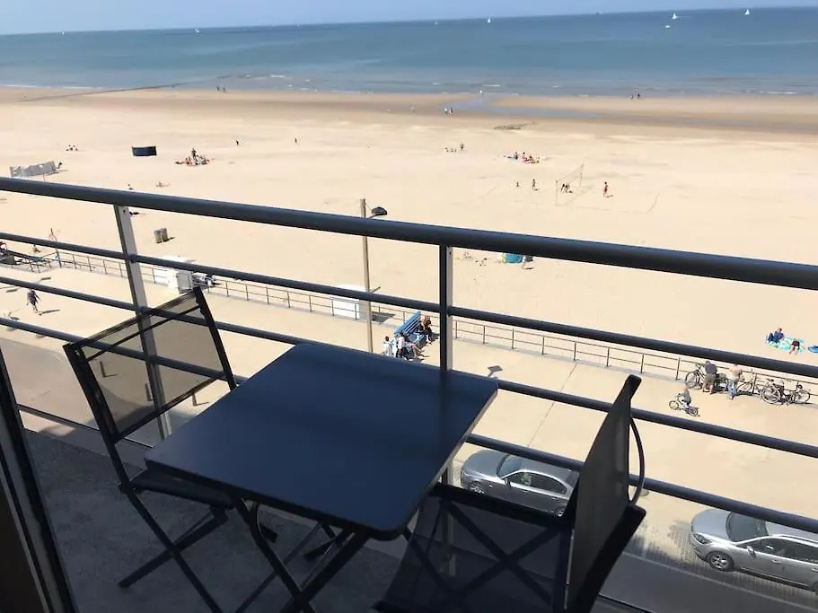 Studio Met Zeezicht En Zwembad En Parking location